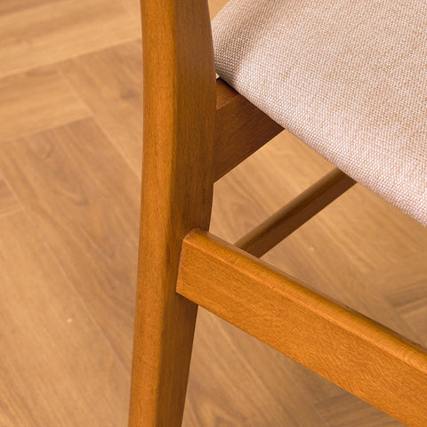 Danska matstolar i teak och bok av Findahl, modell 'Mosbøl'