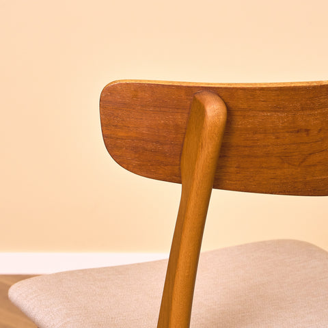 Danska matstolar i teak och bok av Findahl, modell 'Mosbøl'