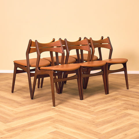 Danska matstolar i massiv valnöt och teak av Erik Buch för Chr. Christensen Møbelfabrik, modell 310