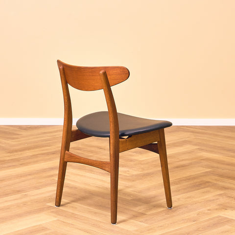 Danish set of 4 dining chairs model CH30 by Hans J. Wegner for Carl Hansen & Son