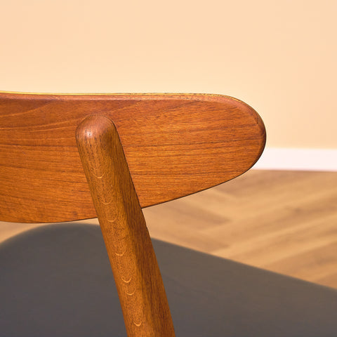 Danish set of 4 dining chairs model CH30 by Hans J. Wegner for Carl Hansen & Son