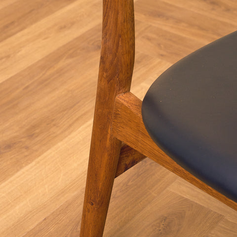 Danish set of 4 dining chairs model CH30 by Hans J. Wegner for Carl Hansen & Son