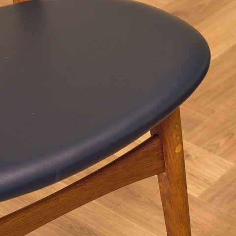 Danish set of 4 dining chairs model CH30 by Hans J. Wegner for Carl Hansen & Son