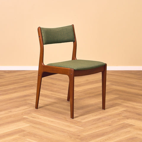 Danish dining chairs in teak by Johannes Andersen for Uldum Mobelfabrk