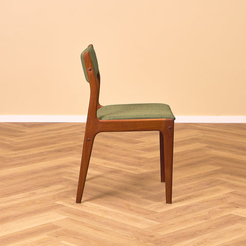 Danish dining chairs in teak by Johannes Andersen for Uldum Mobelfabrk