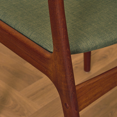 Danish dining chairs in teak by Johannes Andersen for Uldum Mobelfabrk