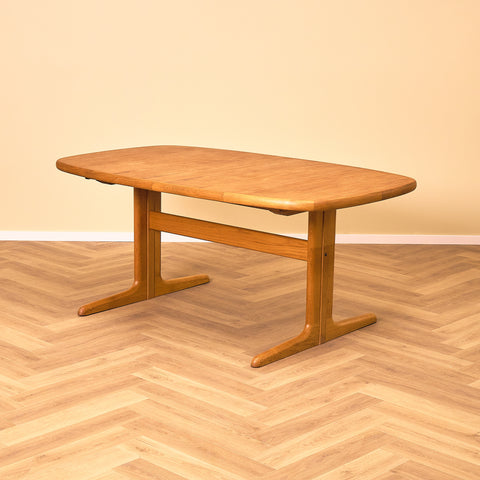 Danskt ovalt matbord i mahogny från Skovby Møbelfabrik