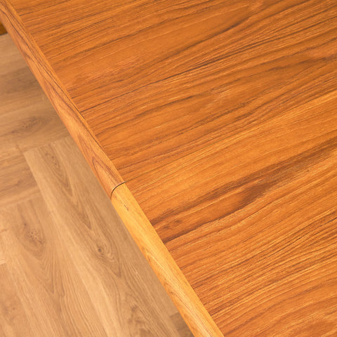 Danskt ovalt matbord i mahogny från Skovby Møbelfabrik