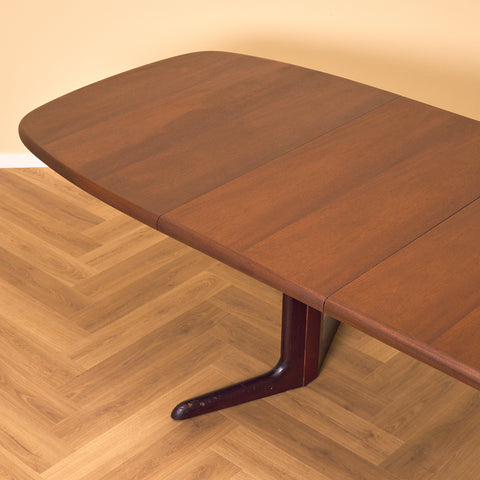 Danskt ovalt matbord i mahogny från Skovby Møbelfabrik