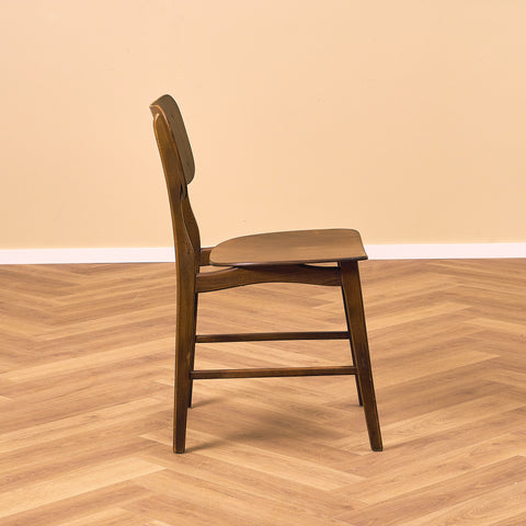 Dansk matstol i bok och ek av Ib Kofod-Larsen