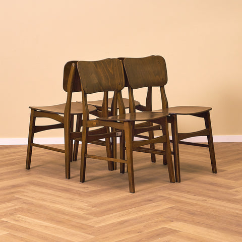 Dansk matstol i bok och ek av Ib Kofod-Larsen