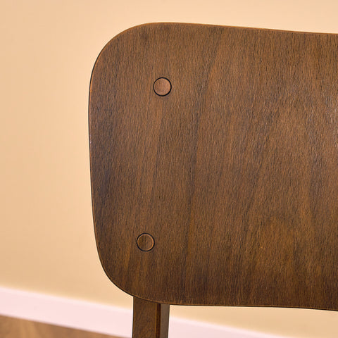 Dansk matstol i bok och ek av Ib Kofod-Larsen