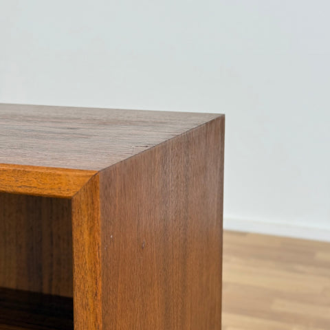 Small bookshelf in walnut