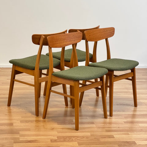 Set of 4 dining chairs in teak