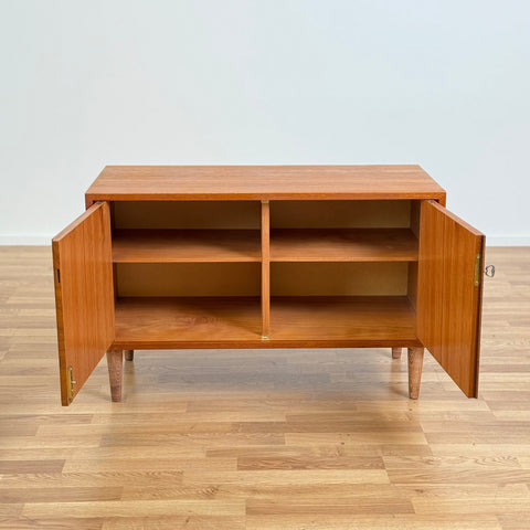 Storage cabinet in teak