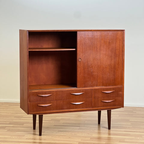 Vemb Møbelfabrik Highboard, 1960s