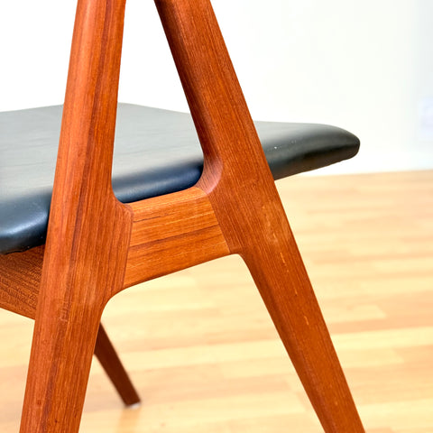 Danish set of 2+2 dining chairs in teak by Johannes Andersen