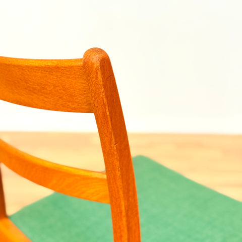 Swedish set of 6 dining chairs in oak