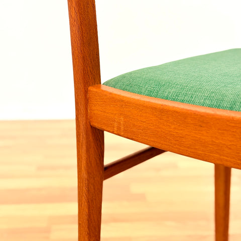 Swedish set of 6 dining chairs in oak