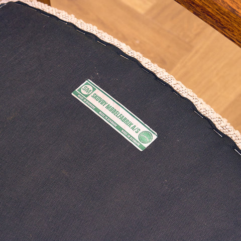 Danska matstolar i Santos rosenträ från Skovby