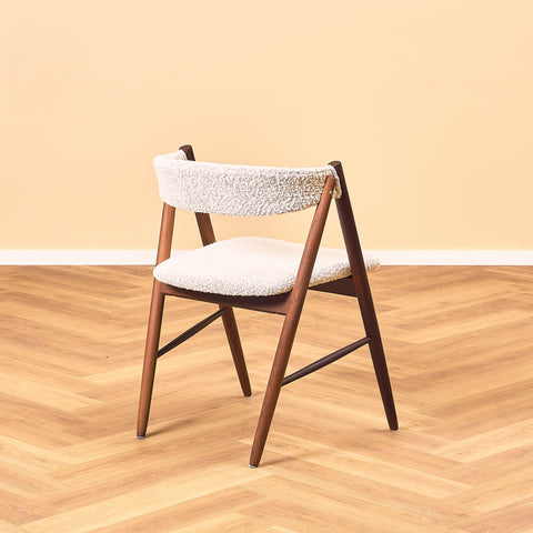 Danska matstolar i valnöt