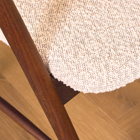 Danska matstolar i valnöt