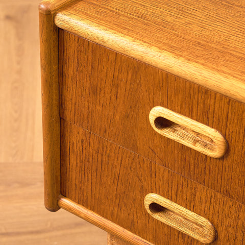 Swedish small chest of drawers in teak and oak by AB Carlström