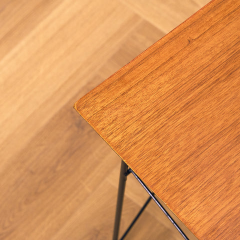 Svenskt sidobord i teak