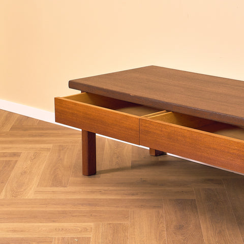 Svenskt skåp/TV-bänk i teak