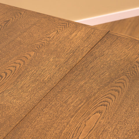 Danskt ovalt matbord i rökt ek av Niels Møller för Gudme Møbelfabrik