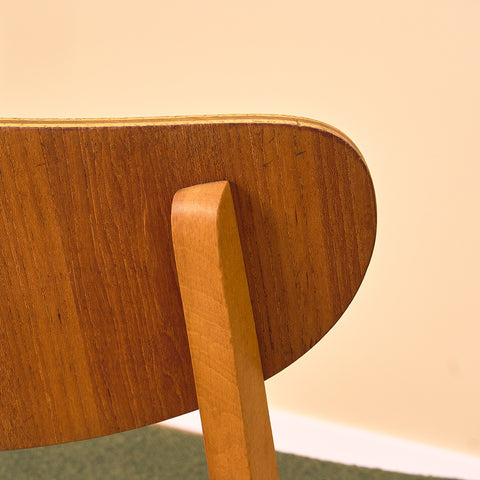 Danska matstolar i teak och bok