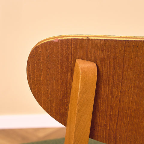 Danska matstolar i teak och bok