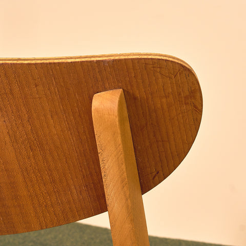 Danska matstolar i teak och bok