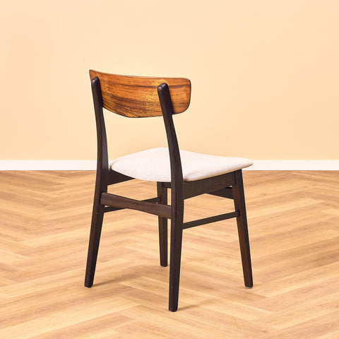 Danska matstolar i valnöt och bok från Findahl Møbelfabrik