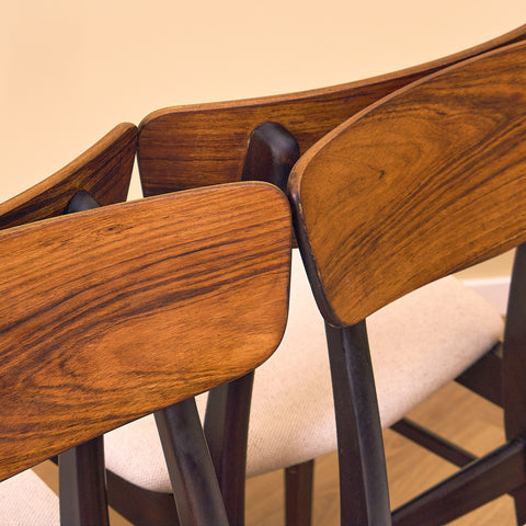 Danska matstolar i valnöt och bok från Findahl Møbelfabrik