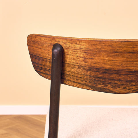 Danska matstolar i valnöt och bok från Findahl Møbelfabrik