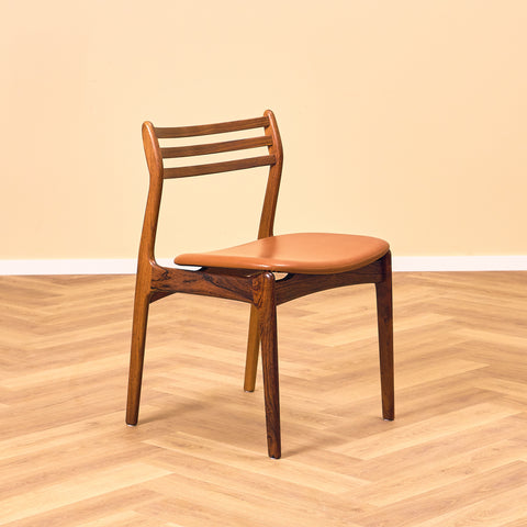 Danska matstolar i Santos rosenträ av P.E. Jorgensen för Farsø Möbelfabrik