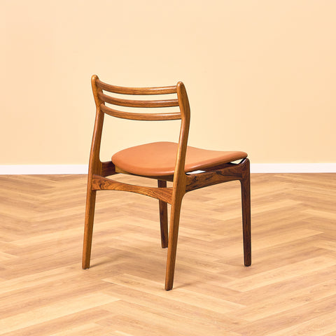 Danska matstolar i Santos rosenträ av P.E. Jorgensen för Farsø Möbelfabrik