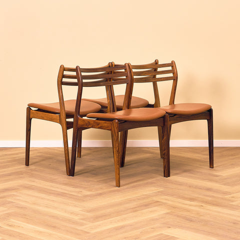 Danska matstolar i Santos rosenträ av P.E. Jorgensen för Farsø Möbelfabrik