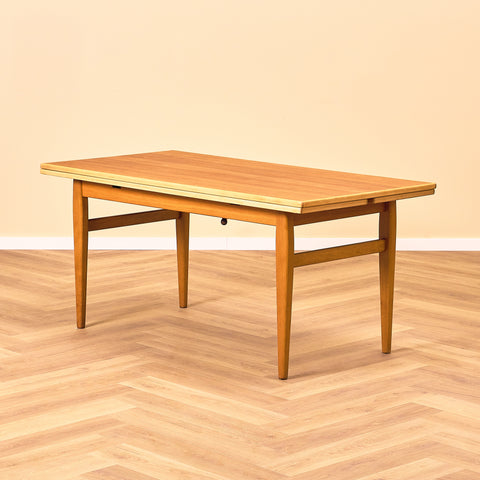 Svenskt utdragbart soffbord i teak från Emmaboda Möbelfabrik