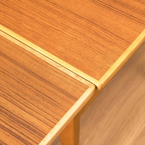 Svenskt utdragbart soffbord i teak från Emmaboda Möbelfabrik