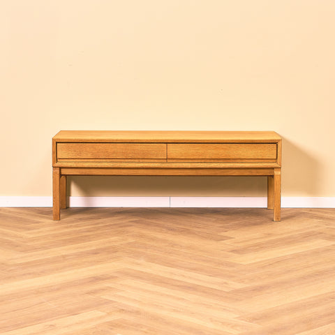 Svenskt skåp / TV-bänk i ek av Marian Grabinski för IKEA, modell 'MTP'