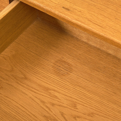 Svenskt skåp / TV-bänk i ek av Marian Grabinski för IKEA, modell 'MTP'