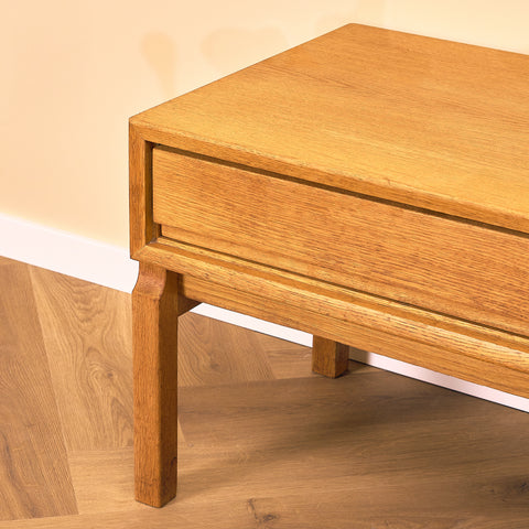 Svenskt skåp / TV-bänk i ek av Marian Grabinski för IKEA, modell 'MTP'