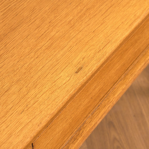 Svenskt skåp / TV-bänk i ek av Marian Grabinski för IKEA, modell 'MTP'