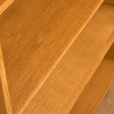 Svensk bokhylla i ek