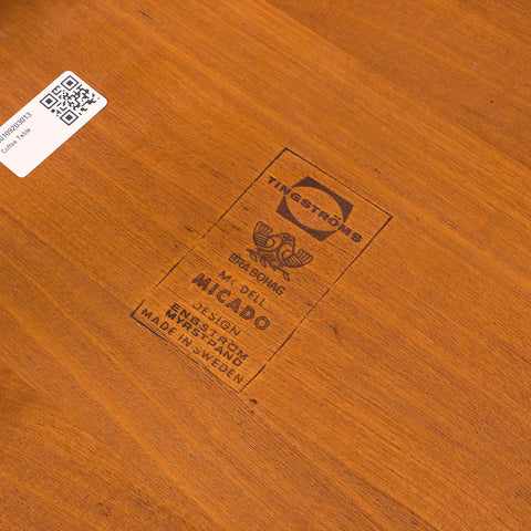 Litet svenskt sidobord i teak, modell 'Micado' av Sven Engström och Gunnar Myrstrand för Bra Bohag, Tingström