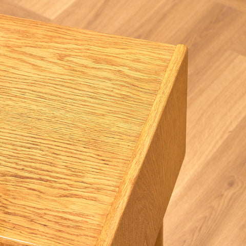 Svensk sängbord i ek