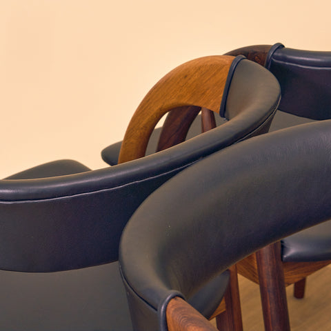 Danska matstolar i Santos rosenträ från Orte Möbelfabrik