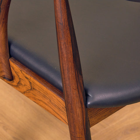 Danska matstolar i Santos rosenträ från Orte Möbelfabrik